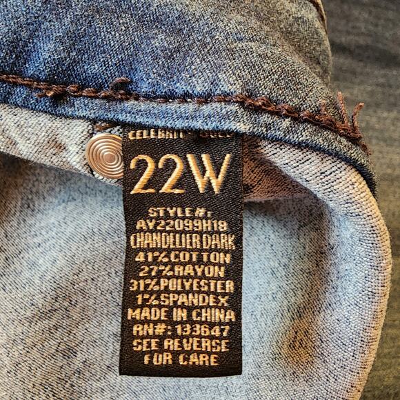 Celebrity Gold Jeans Womens 22W Stretchy Very Comfortable Skinny Stonewashed - Picture 4 of 10